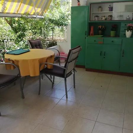 Centar Πανσιόν 2*